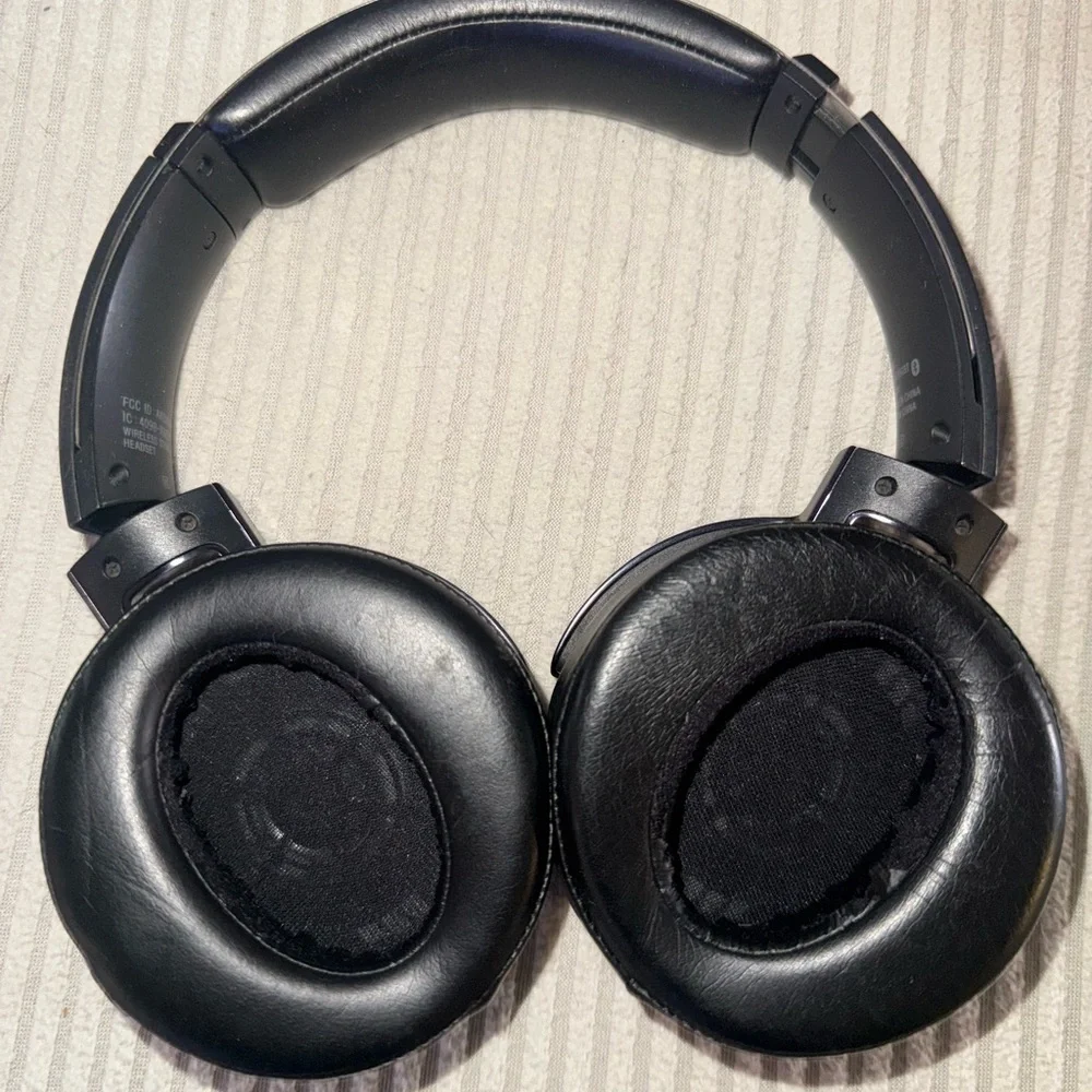 Sony Gray Over-Ear Headphones - Picture 2 of 5